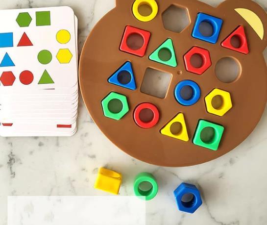 Quebra-cabeças Montessori, Blocos de construção, Batalha de sentidos e Jogo de tabuleiro.